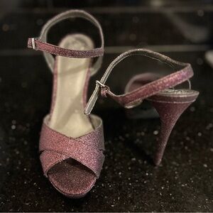 ☆ GUESS Mauve sparkly high heels ☆